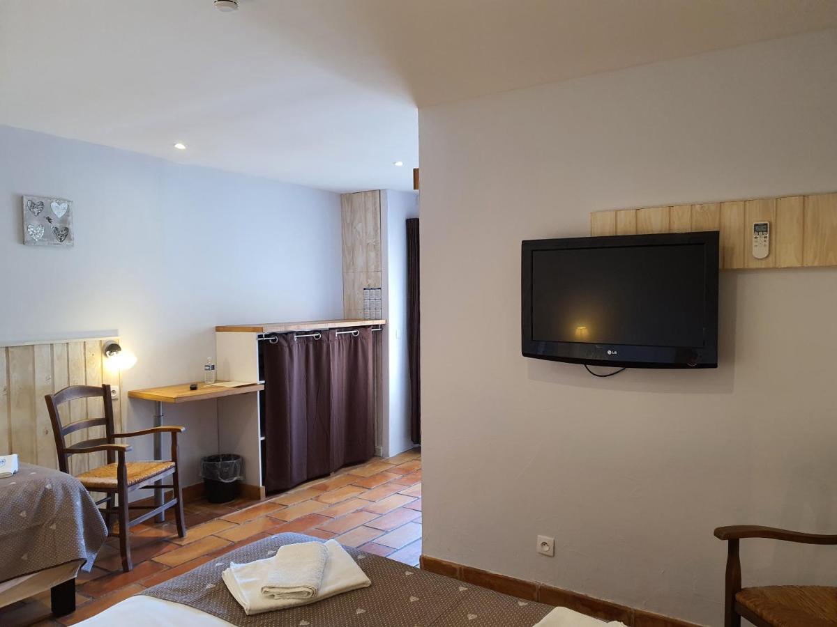 Logis Hotel Restaurant L'Escarbille Saint-Martin-dʼArdèche Kültér fotó